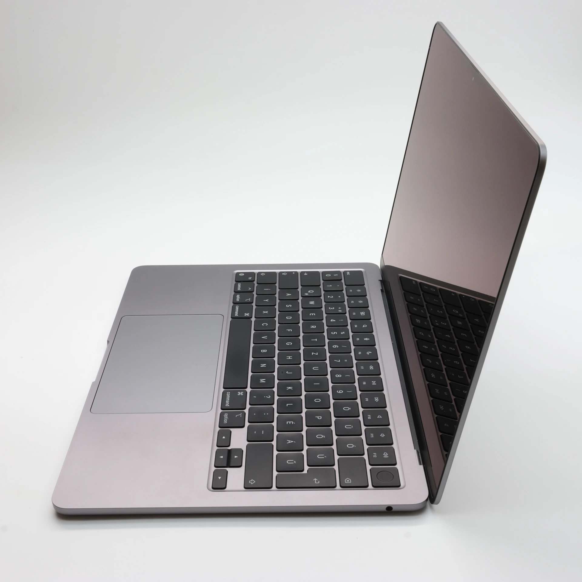 Apple MacBook Air M3 2024 13" HUN, 256 GB, Space Gray, 8 GB, A+
