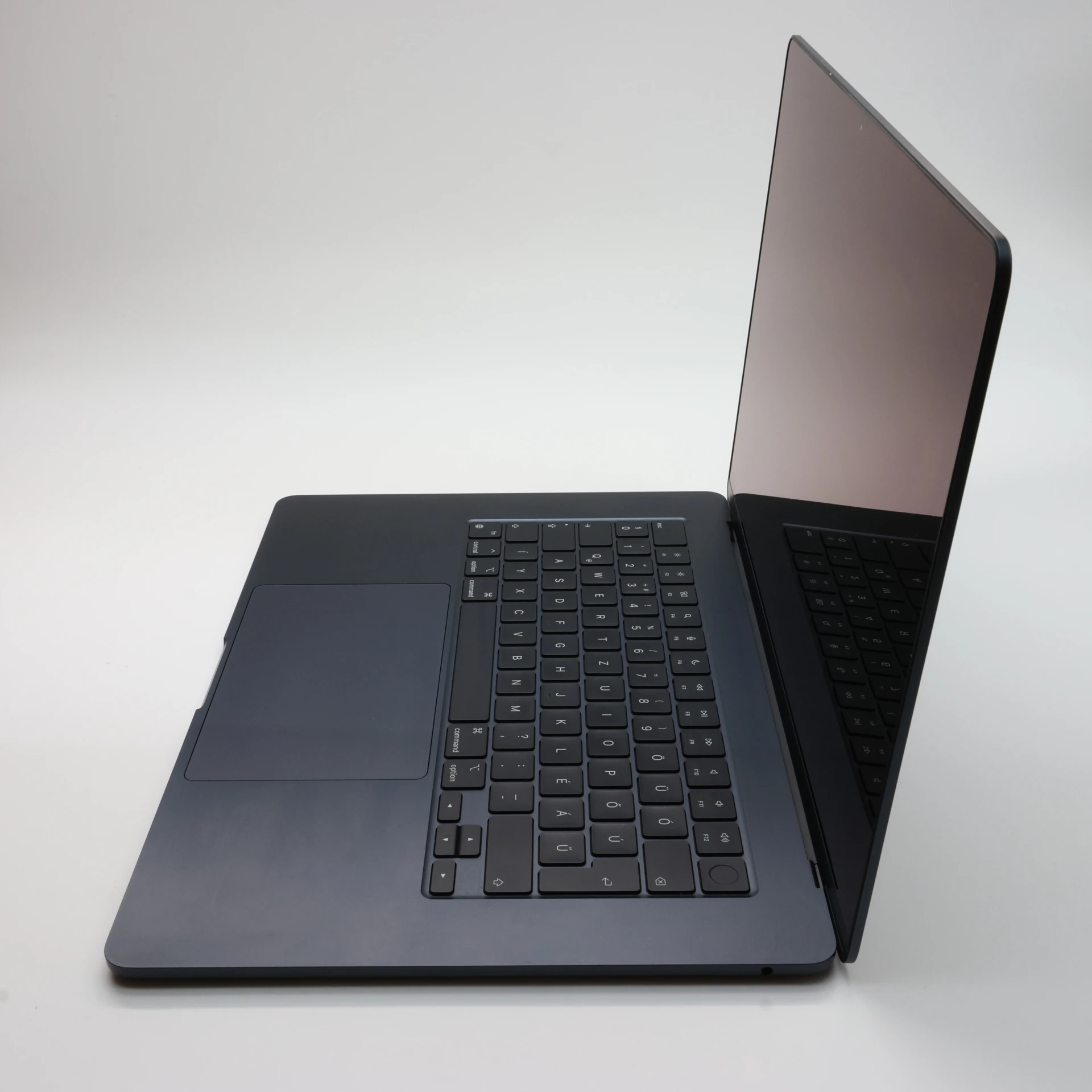 Apple MacBook Air M2 2023 15" HUN, 256 GB, Midnight, 8 GB, "A"