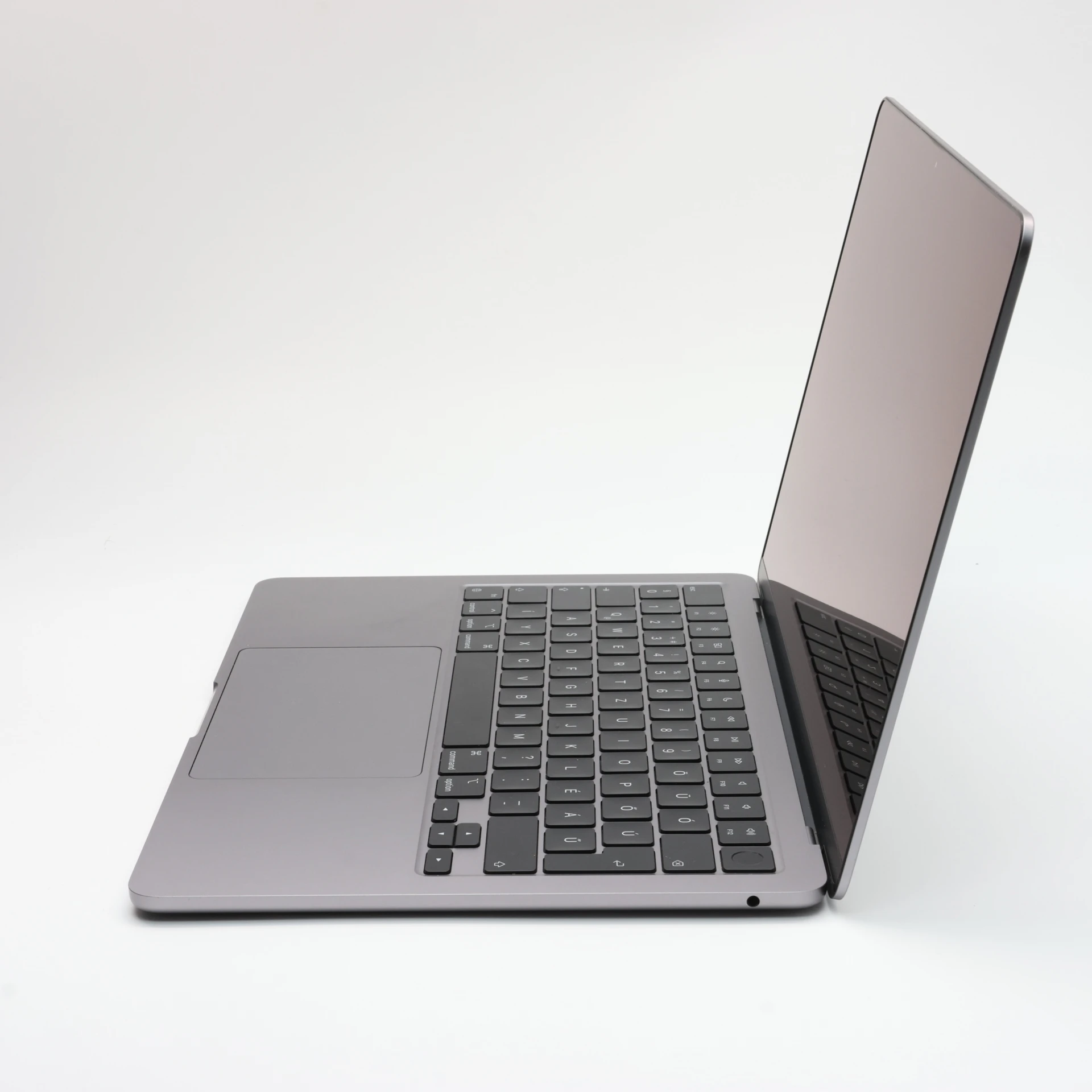 Apple MacBook Air M3 2024 13" HUN, 256 GB, Space Gray, 8 GB, A+