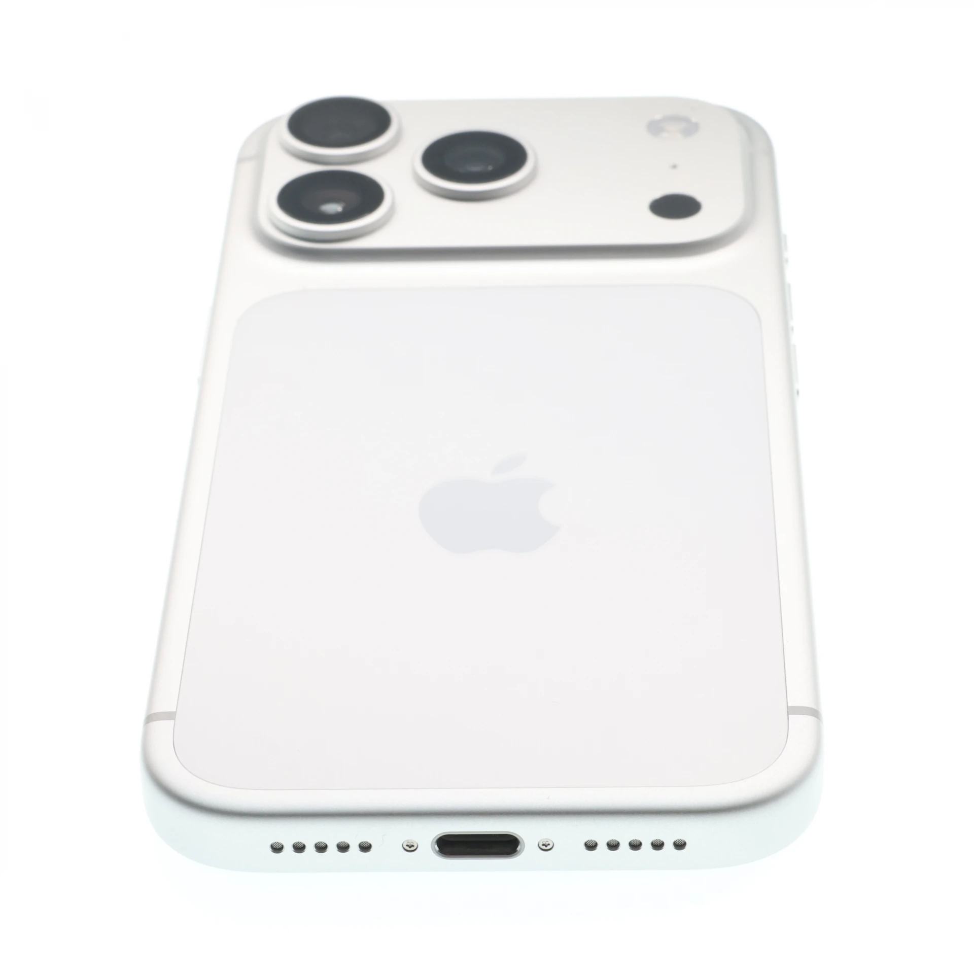 Apple iPhone 17 Pro 256 GB, Silver, A+ – 5. kép