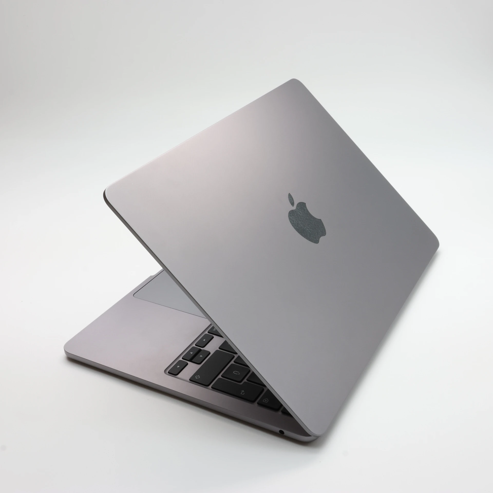Apple MacBook Air M3 2024 13" HUN, 256 GB, Space Gray, 8 GB, A+