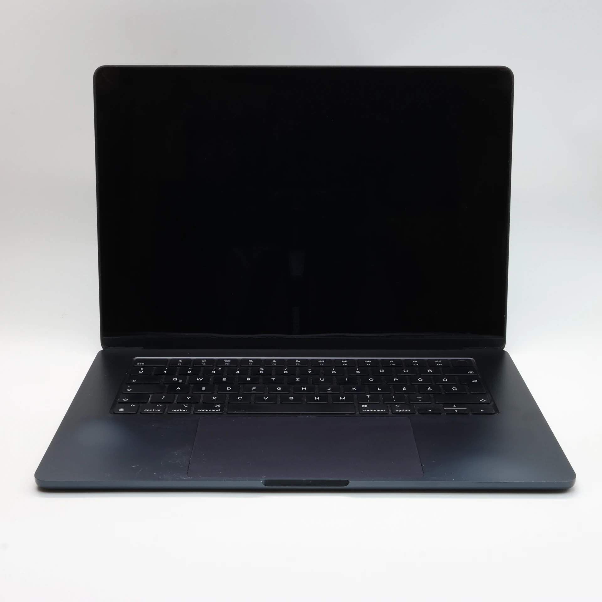 Apple MacBook Air M3 2024 15" HUN, 256 GB, Midnight, 8 GB, "A"