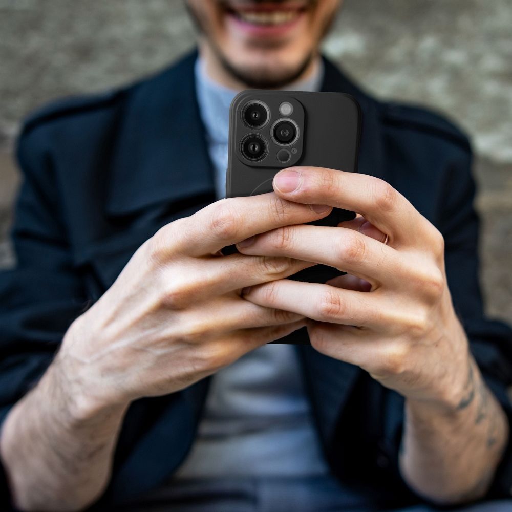 Apple iPhone 11 Silicone mag cover magsafe hátlap tok (Fekete)