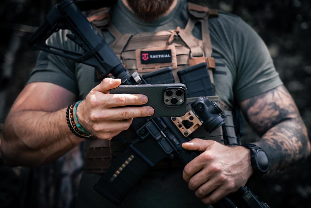 Apple iPhone 16 Pro Max Tactical MagForce Aramid MagSafe hátlap tok (Fekete)