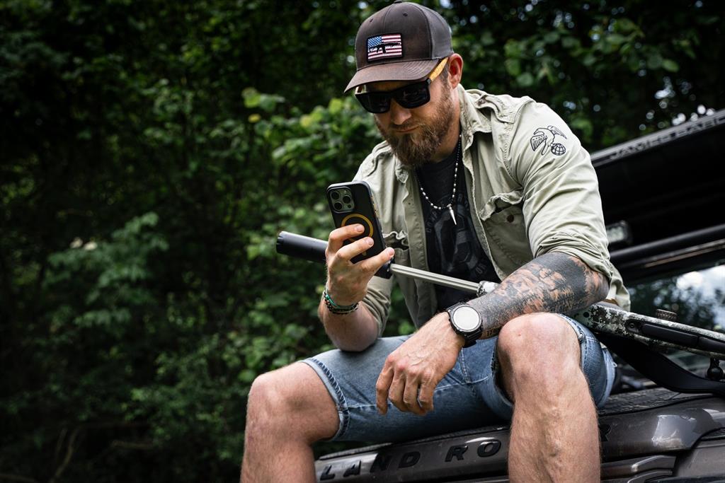 Apple iPhone 16 Pro Tactical MagForce Hyperstealth 2.0 hátlap tok (Fekete - Sárga)