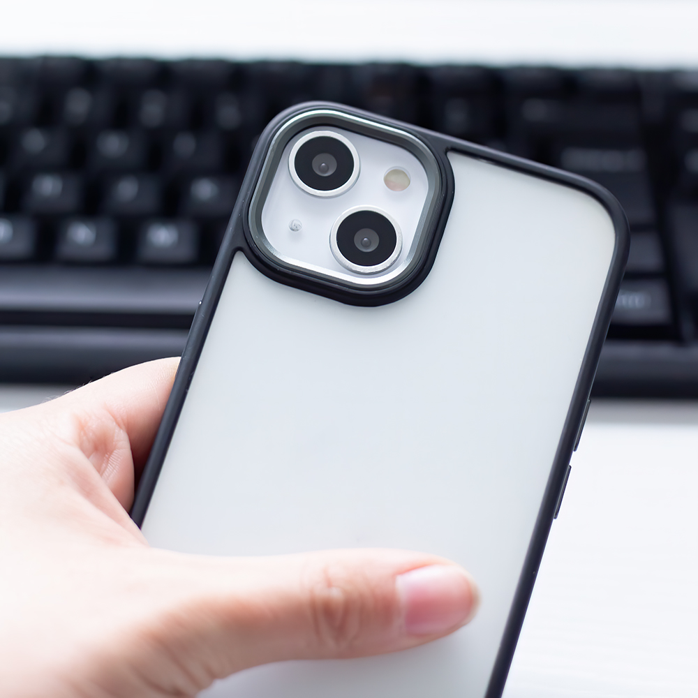 Apple iPhone 16e Satin matt hátlap tok (Fekete)