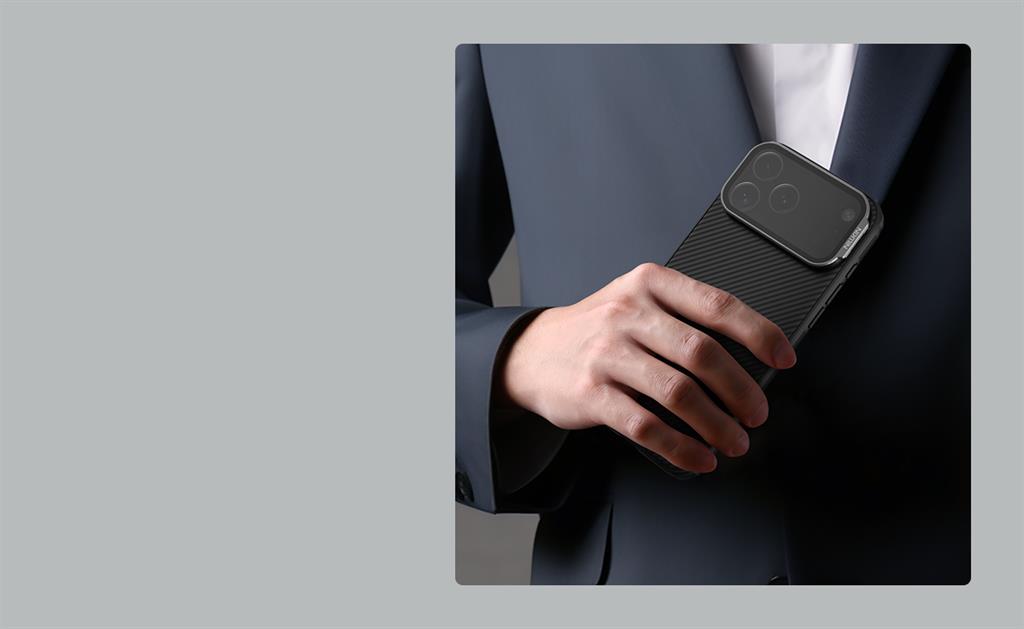 Apple iPhone 17 Pro Nillkin Camshield Prop MagSafe hátlap tok (Fekete)