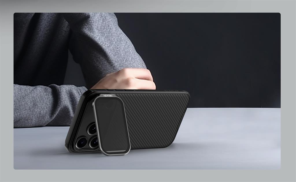 Apple iPhone 17 Pro Nillkin Camshield Prop MagSafe hátlap tok (Fekete)