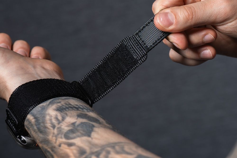 Forcell F-Design FA05 nylon tépőzáras szíj Apple Watch 42 / 44 / 45 / 49 mm (Fekete)