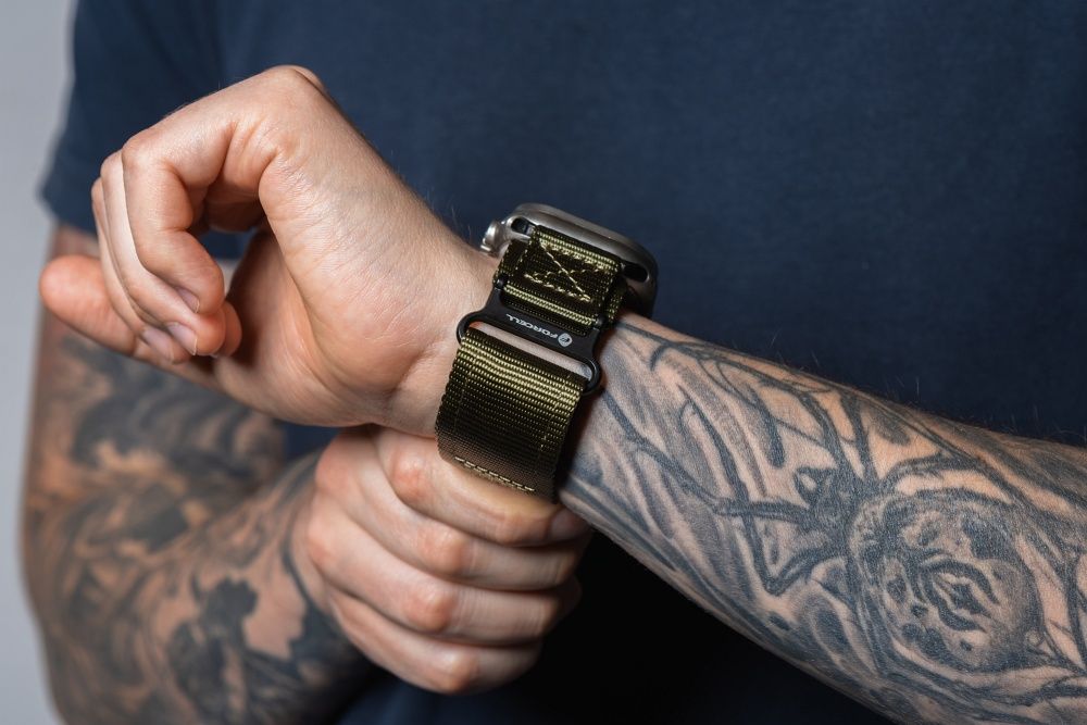 Forcell F-Design FA05 nylon tépőzáras szíj Apple Watch 42 / 44 / 45 / 49 mm (Zöld)