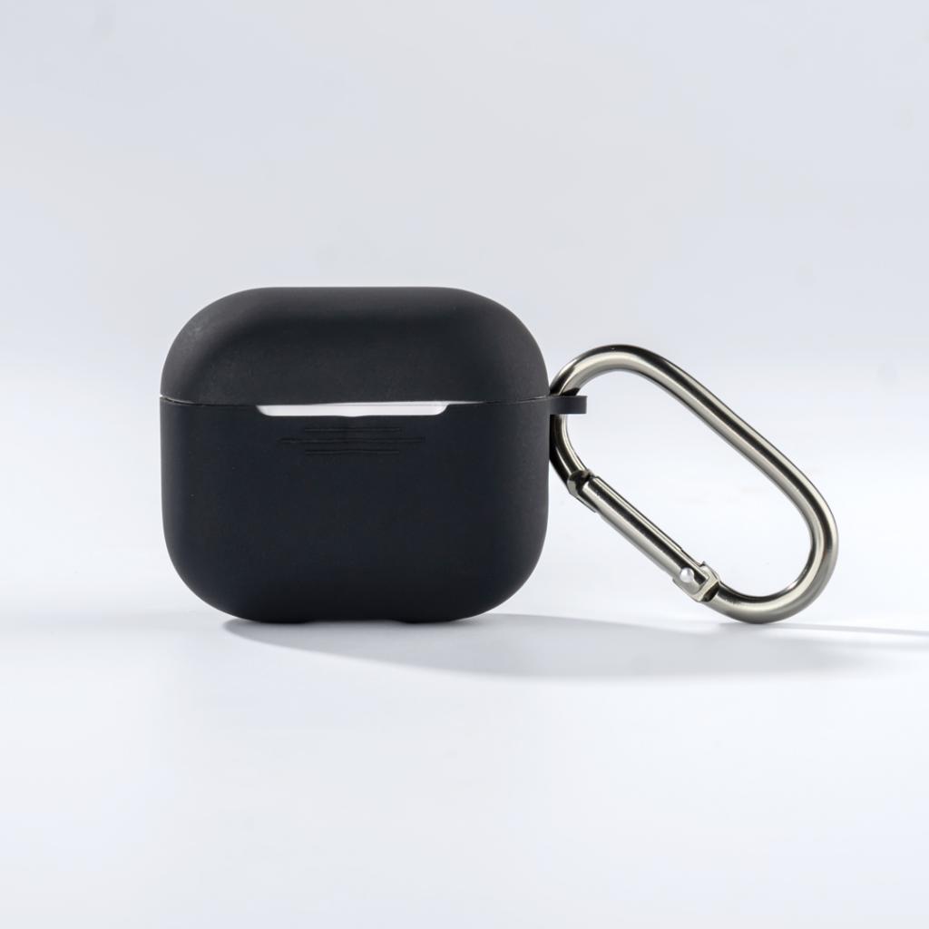 XO K16 szilikon védőtok kampóval AirPods 4-hez (Fekete)