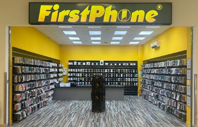 FirstPhone Cegléd TESCO