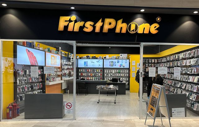 FirstPhone Debrecen Pláza - Mobil Pláza