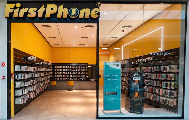 FirstPhone Győr Plaza