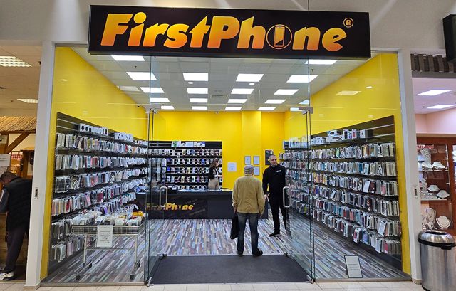 FirstPhone Szolnok TESCO