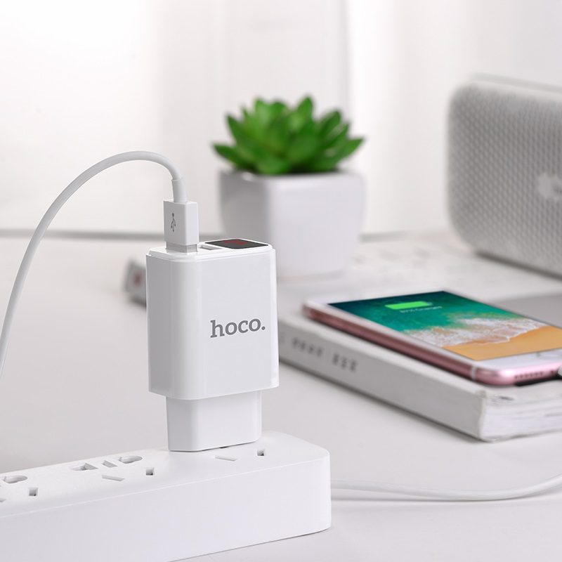 hoco-c63a-halozati-tolto-2-usb-port-5v-21a-led-allapotjelzo-feher_5.jpg